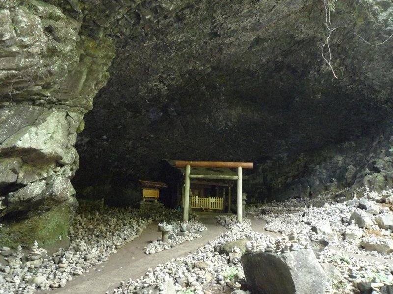 Amano-iwato Shrine