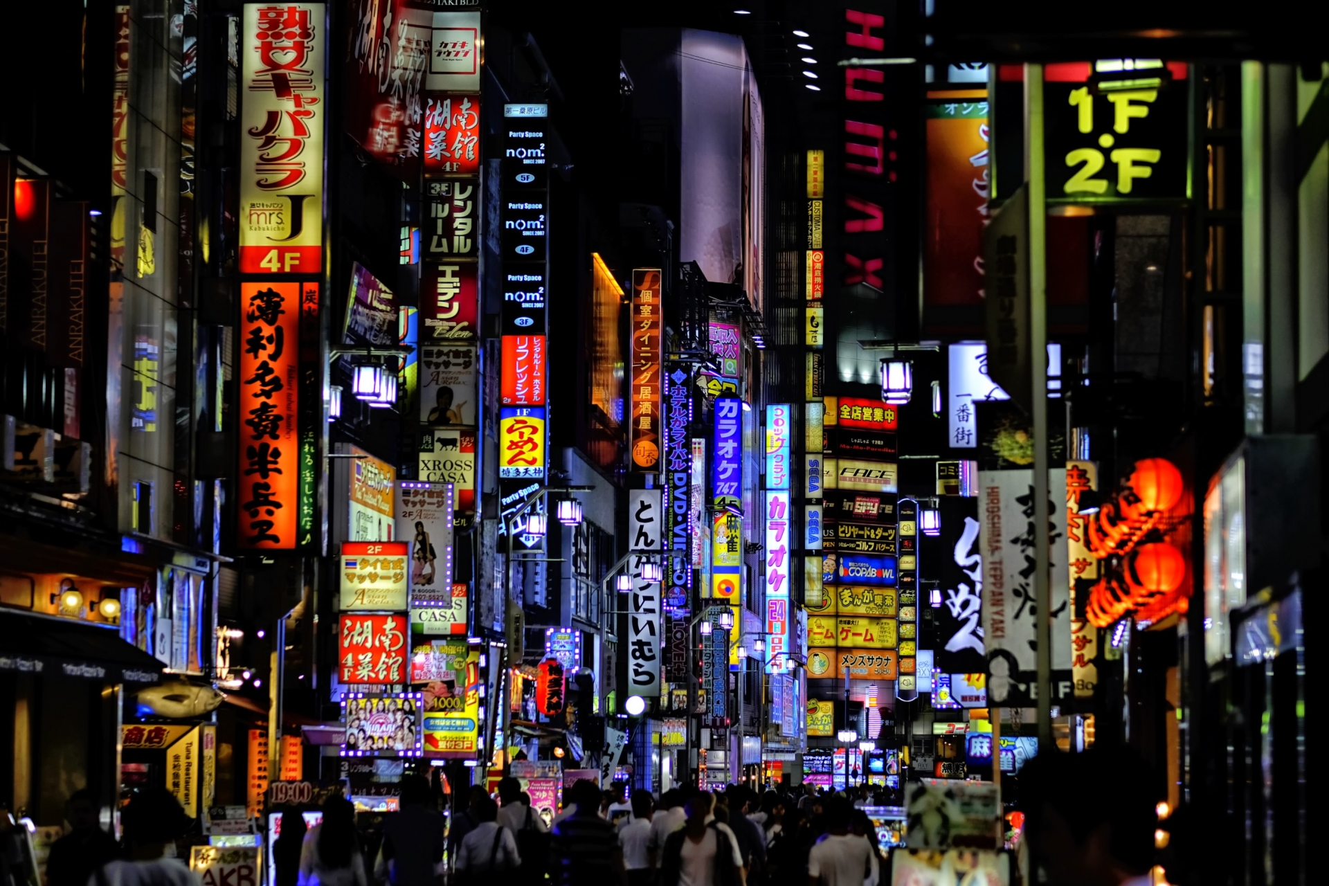 Shinjuku Kabukicho Nightlife Walking Tour