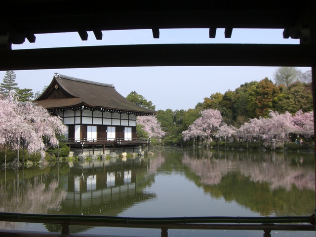 Heian-jingu Shrine Garden